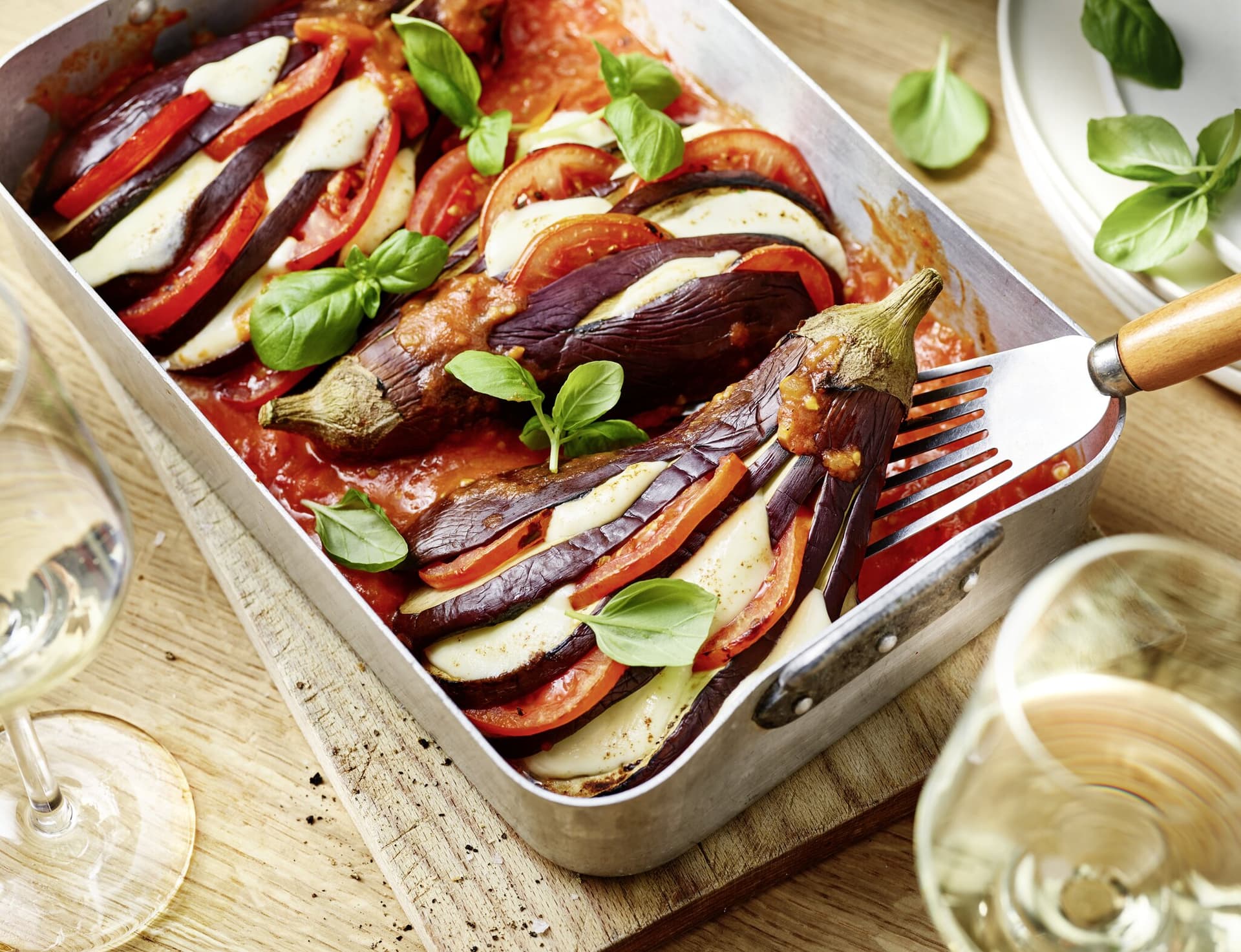 Gebackene Auberginen in Tomatensauce
