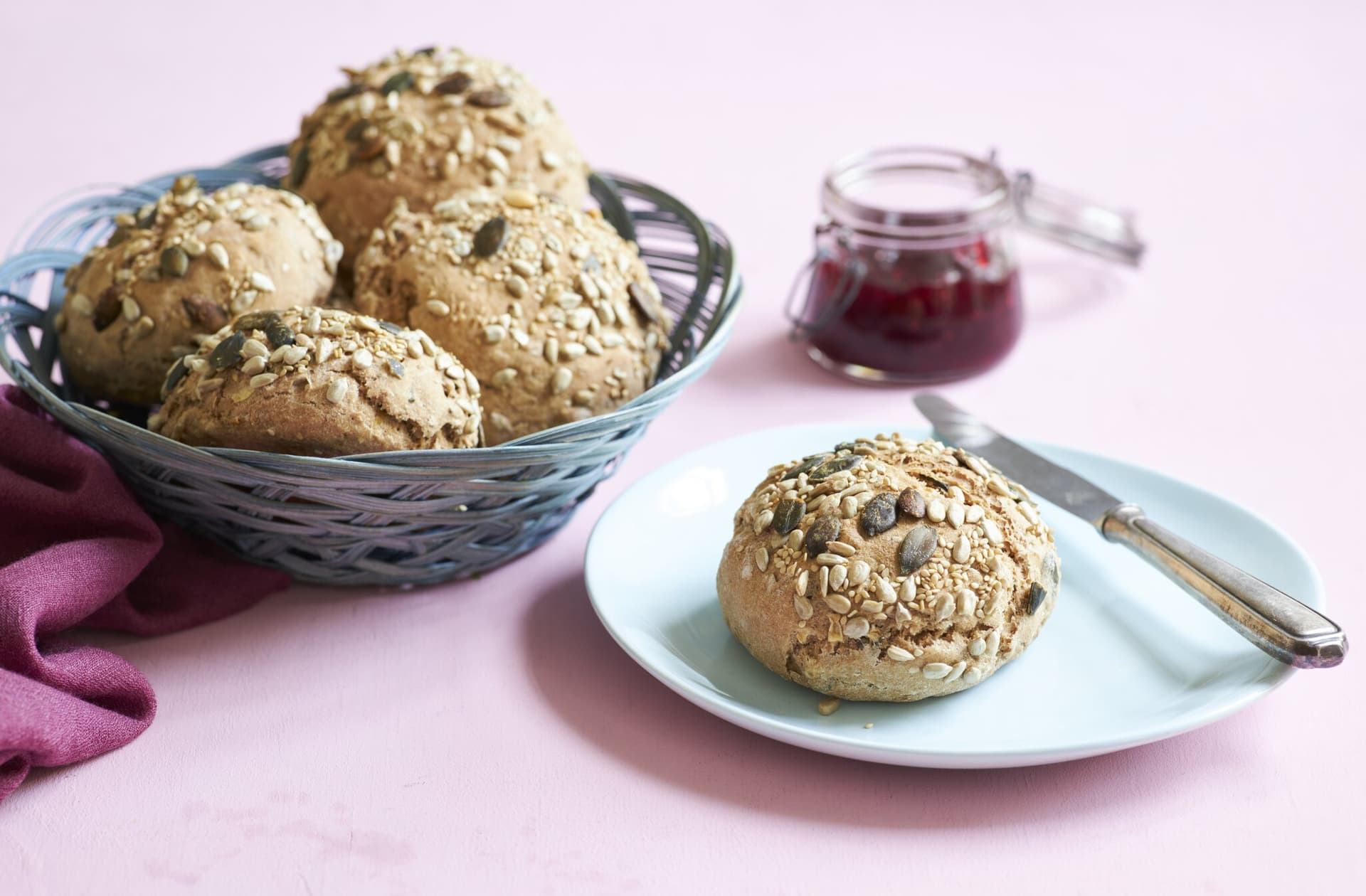 Apfel-Saaten-Brötchen