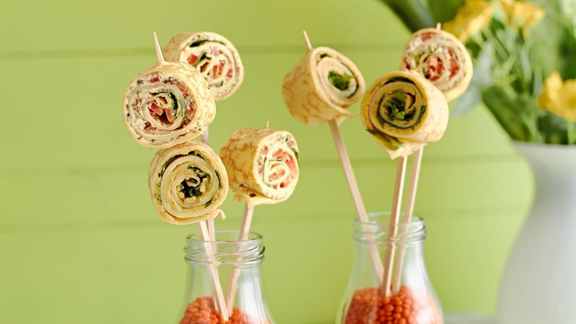 Pfannkuchenröllchen mit Frischkäse-Spinat-Füllung