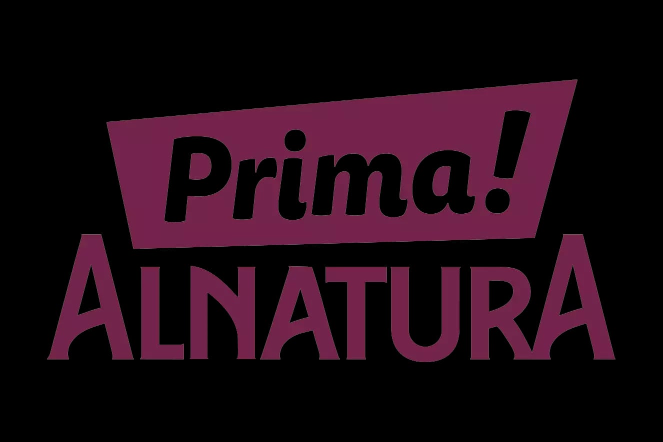 Logo mit dem Schriftzug 'Prima! ALNATURA' in weiß auf dunkelrotem Hintergrund.