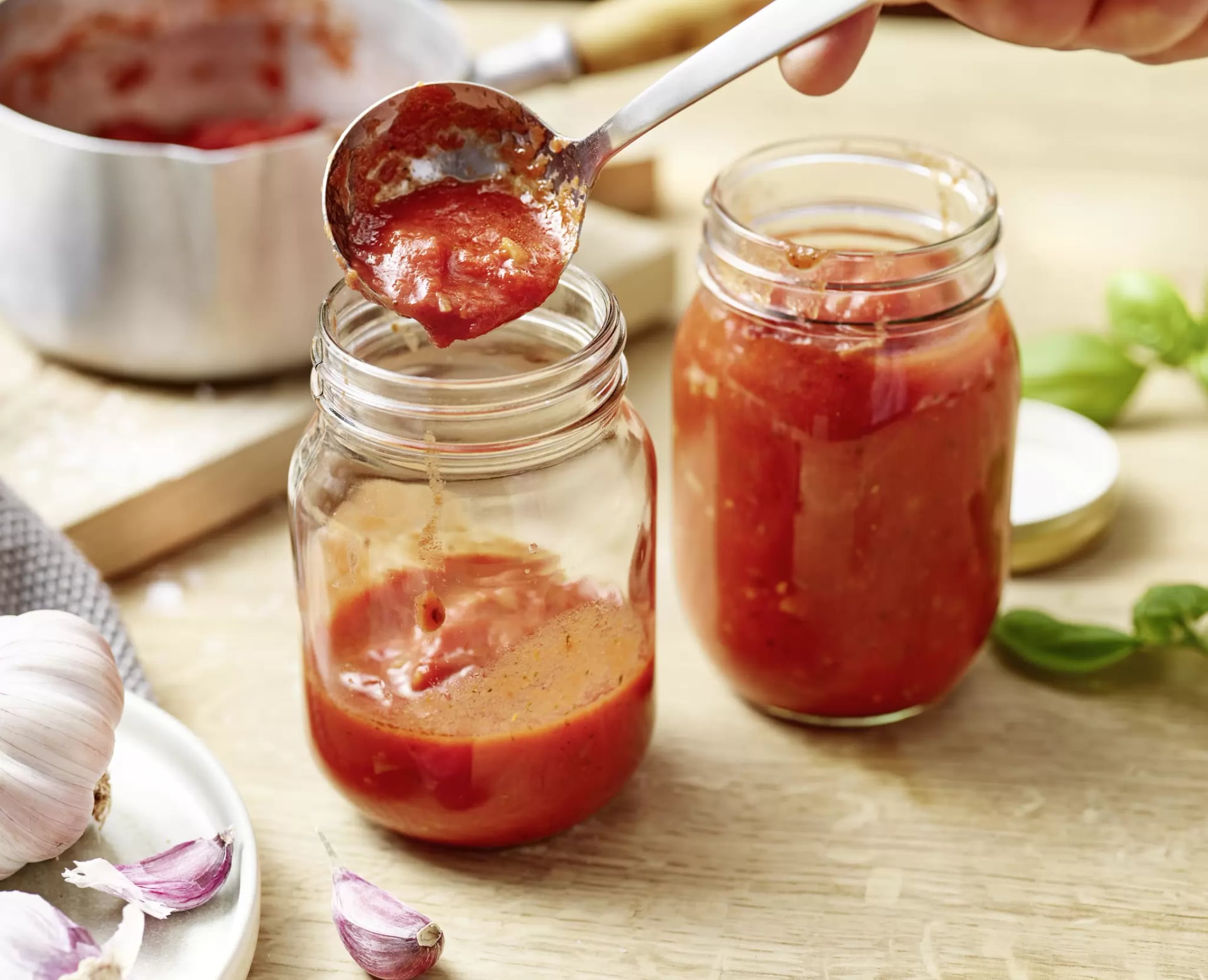 Tomatensauce im Glas